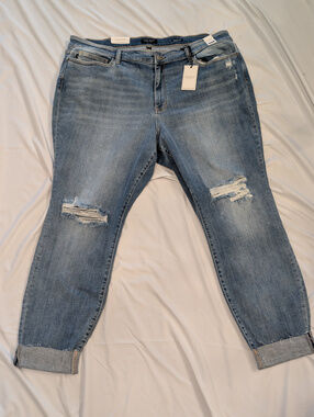 1033 - Judy Blue Distressed Straight Leg Jeans Size 24 Light Wash NWT